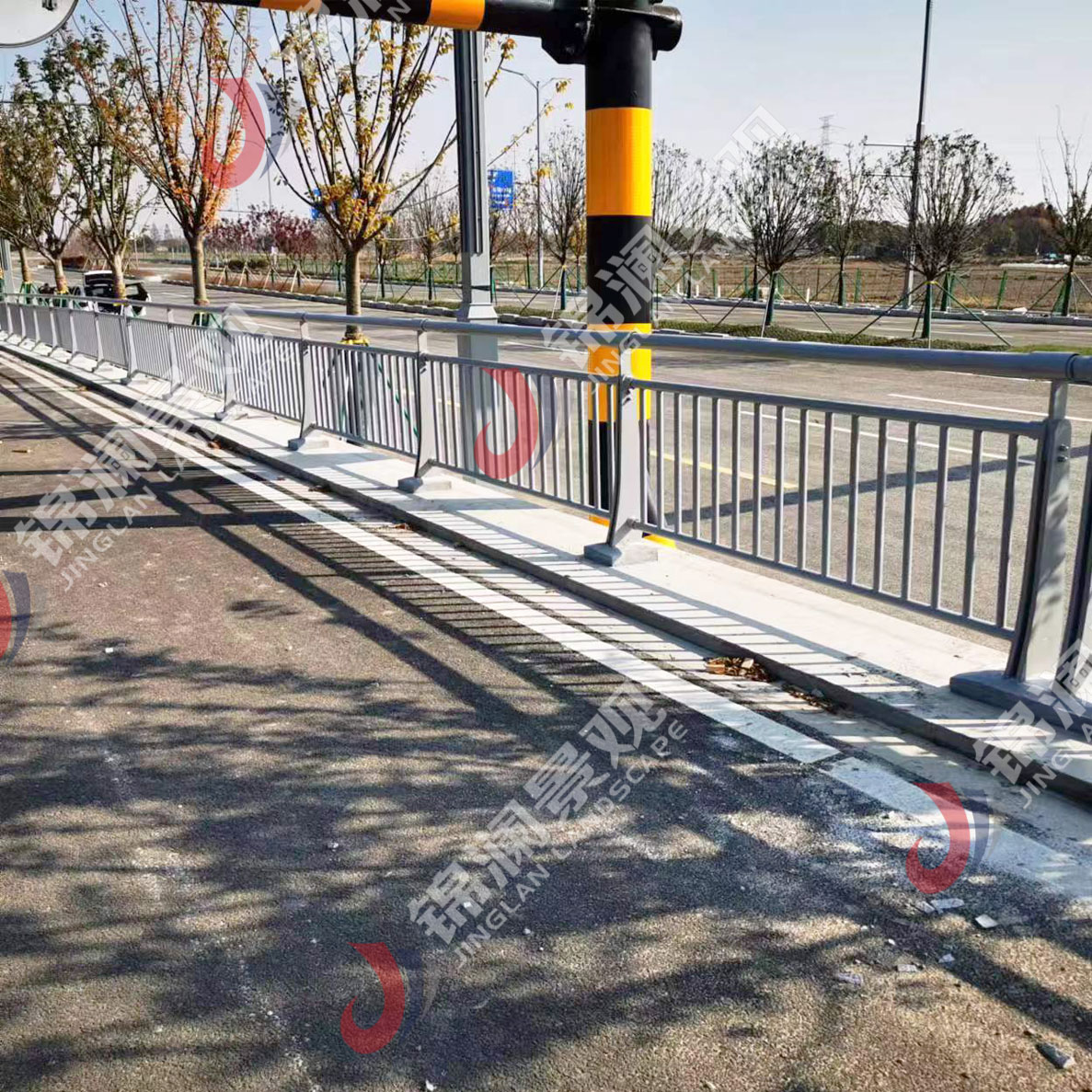 铸造石栏杆,铸造石挂板,晶铸石挂板,晶铸石栏杆,铸造石树池坐凳,泰科石树池,晶铸石,精铸石,泰科石,铸造石桥梁装饰