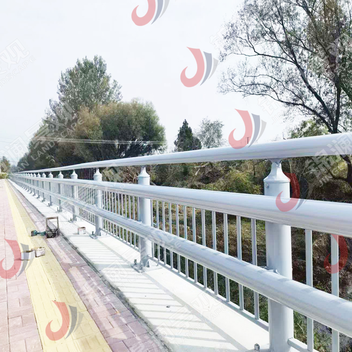 景观栏杆,桥梁装饰,铸造石,晶铸石,精铸石,铝合金栏杆,铝合金防撞护栏,UHPC装饰挂板,UHPC清水板,GRC