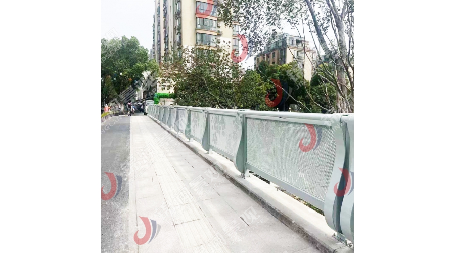 铝合金造型栏杆